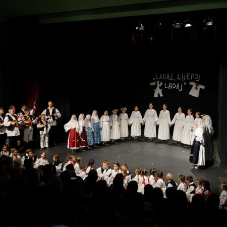 Ladaj Lijepo Ladaj 60